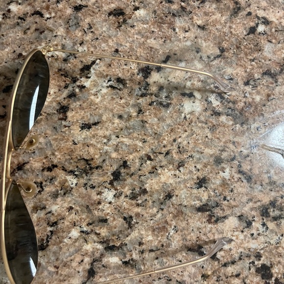 Ray-Ban aviators- green mirror lenses - Picture 3 of 5